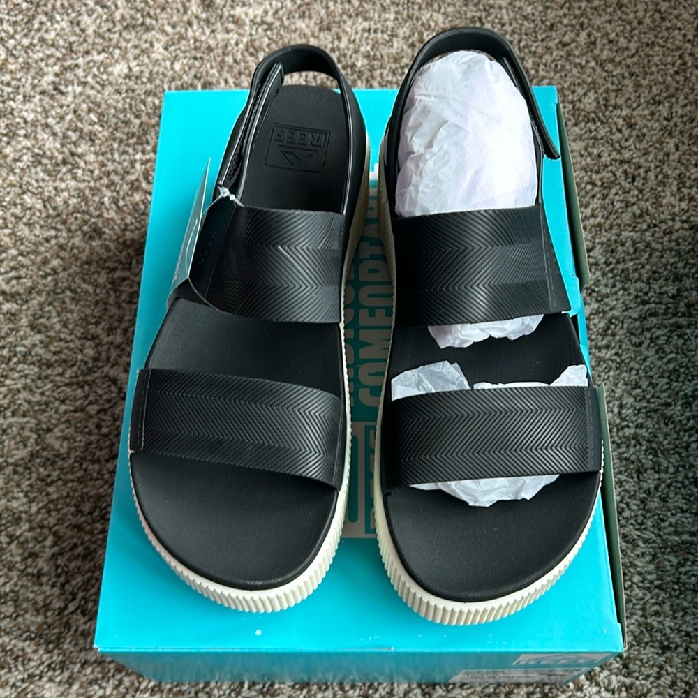 Reef water vista higher Size 9 sandal